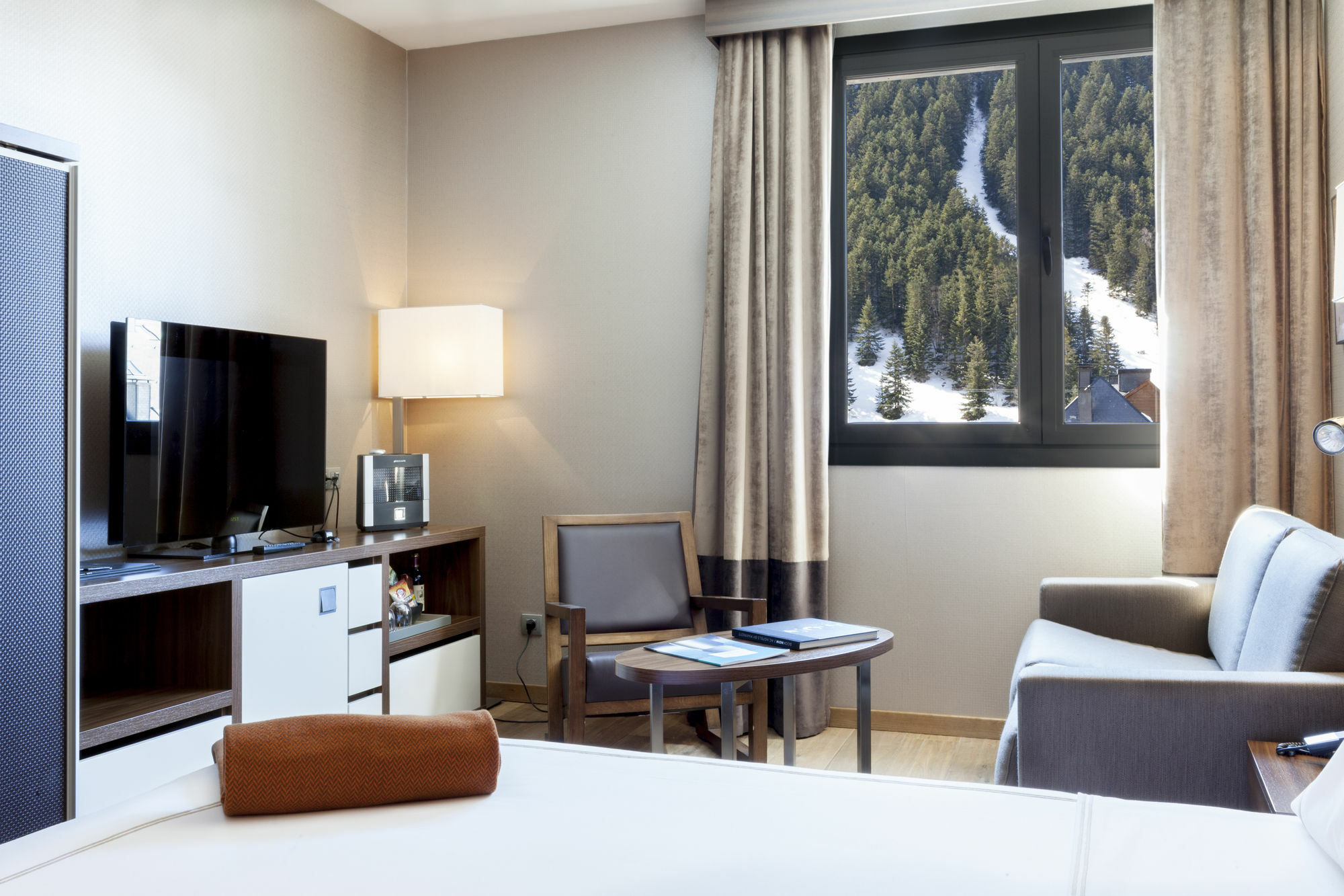 Hotel Ac Baqueira Ski Resort, Autograph Collection Baqueira Beret Exterior photo