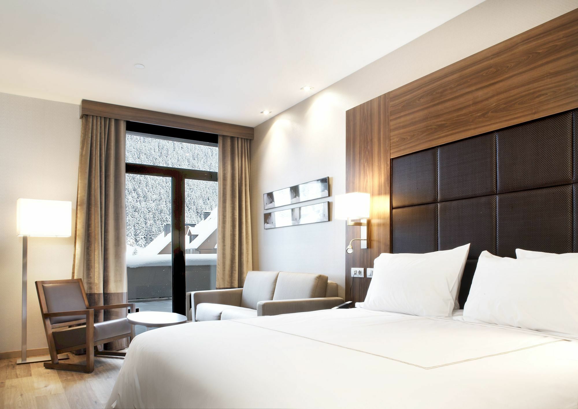 Hotel Ac Baqueira Ski Resort, Autograph Collection Baqueira Beret Exterior photo