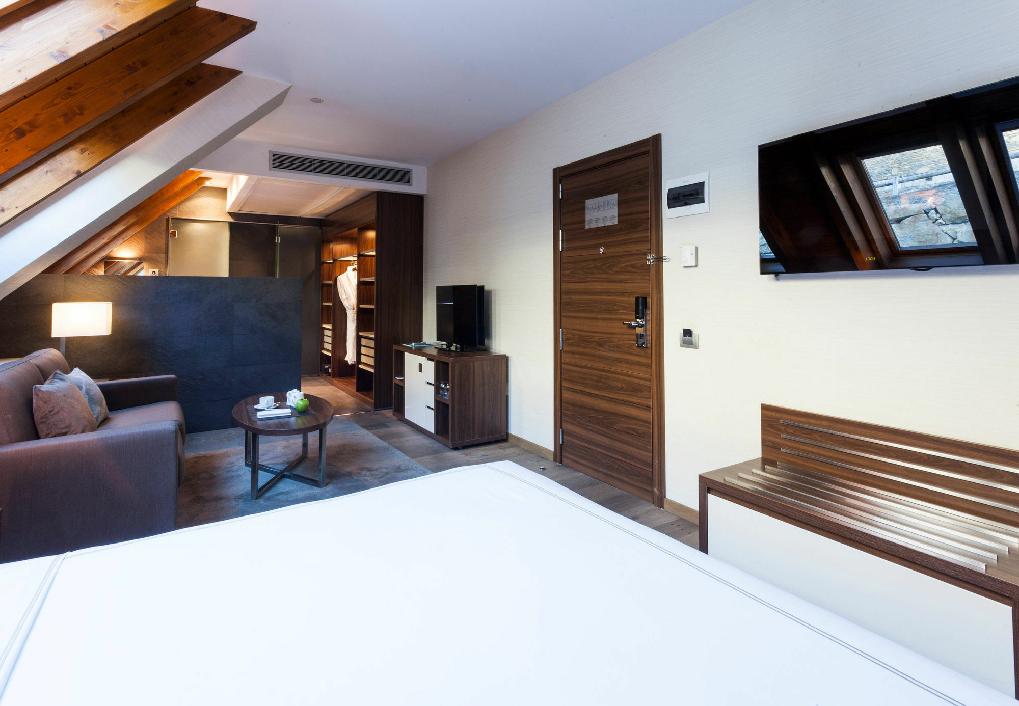 Hotel Ac Baqueira Ski Resort, Autograph Collection Baqueira Beret Exterior photo